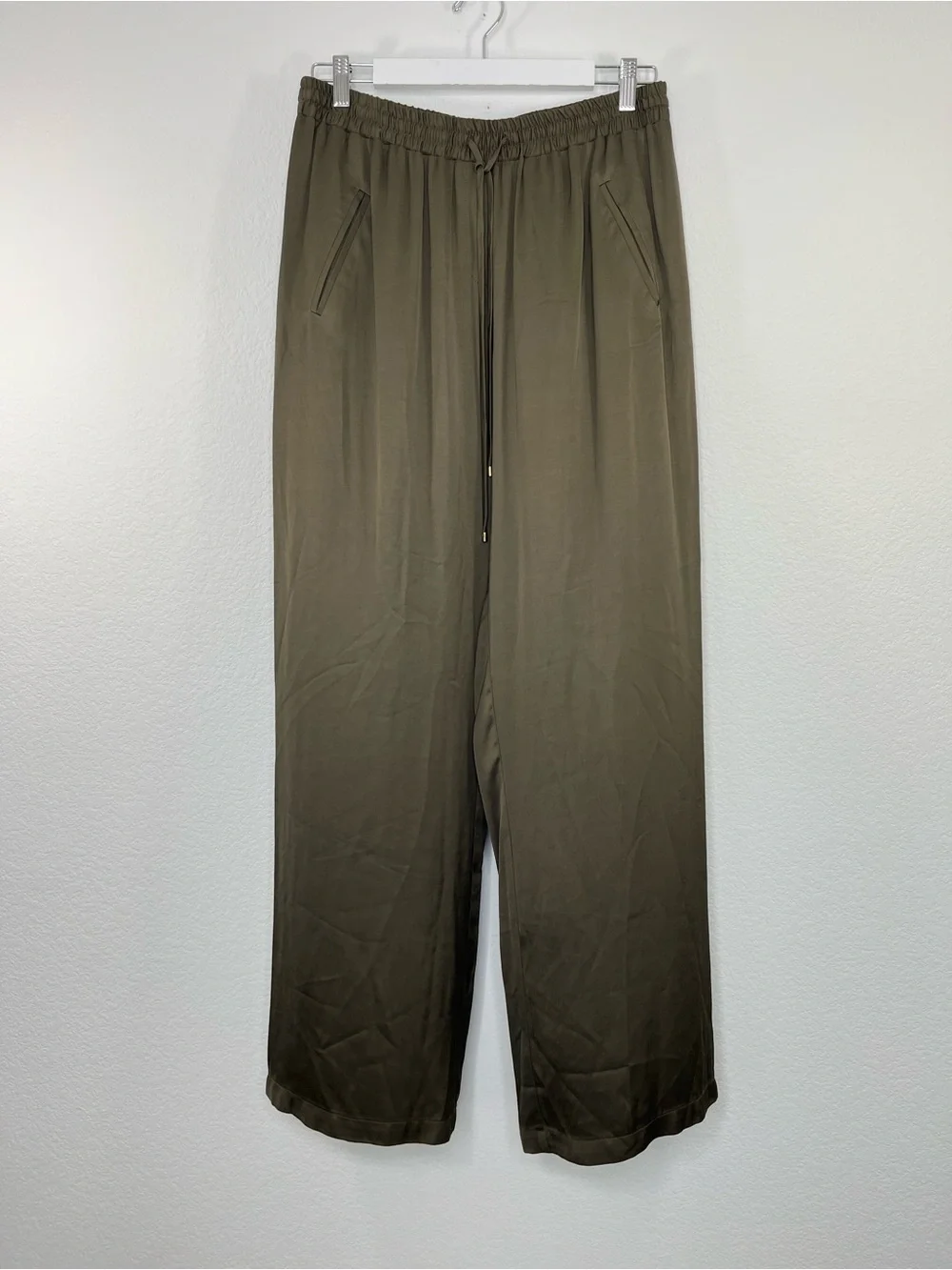 Trina Turk NEW Wide leg Pant Olive Pull on style size Medium - Picture 2 of 9